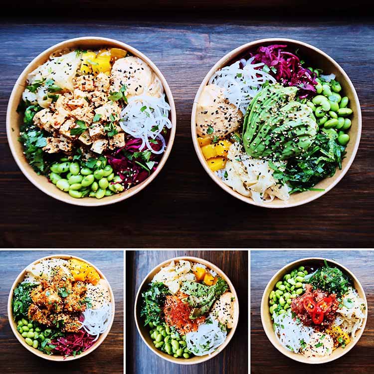 Vackert upplagda poke bowls, fotograferade uppifrån